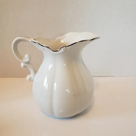 Vintage Holly Hobbie Silver Trimmed Porcelain Pitcher/Bowl/Bud Vase Set . - Picture 6 of 16